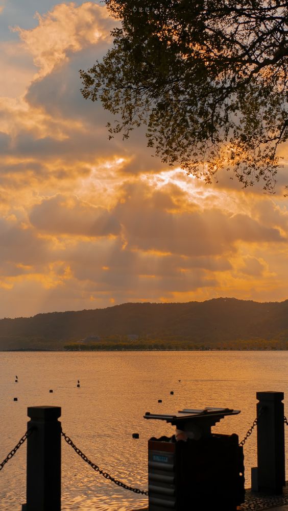 hình ảnh bầu trời hoàng hôn