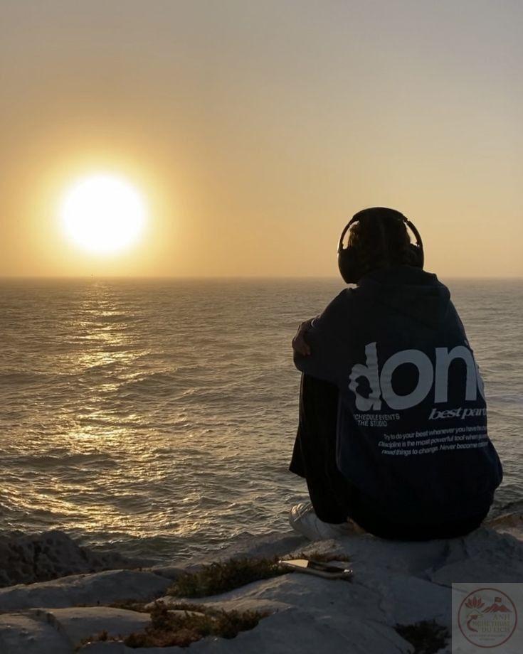 Có lẽ nỗi cô đơn là cách để ta đối diện bản thân chân thực nhất