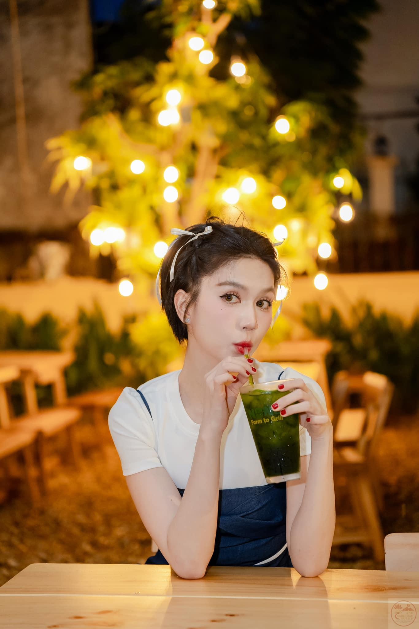 Thần thái khi còn trẻ phản ánh sự mộc mạc và chân thành