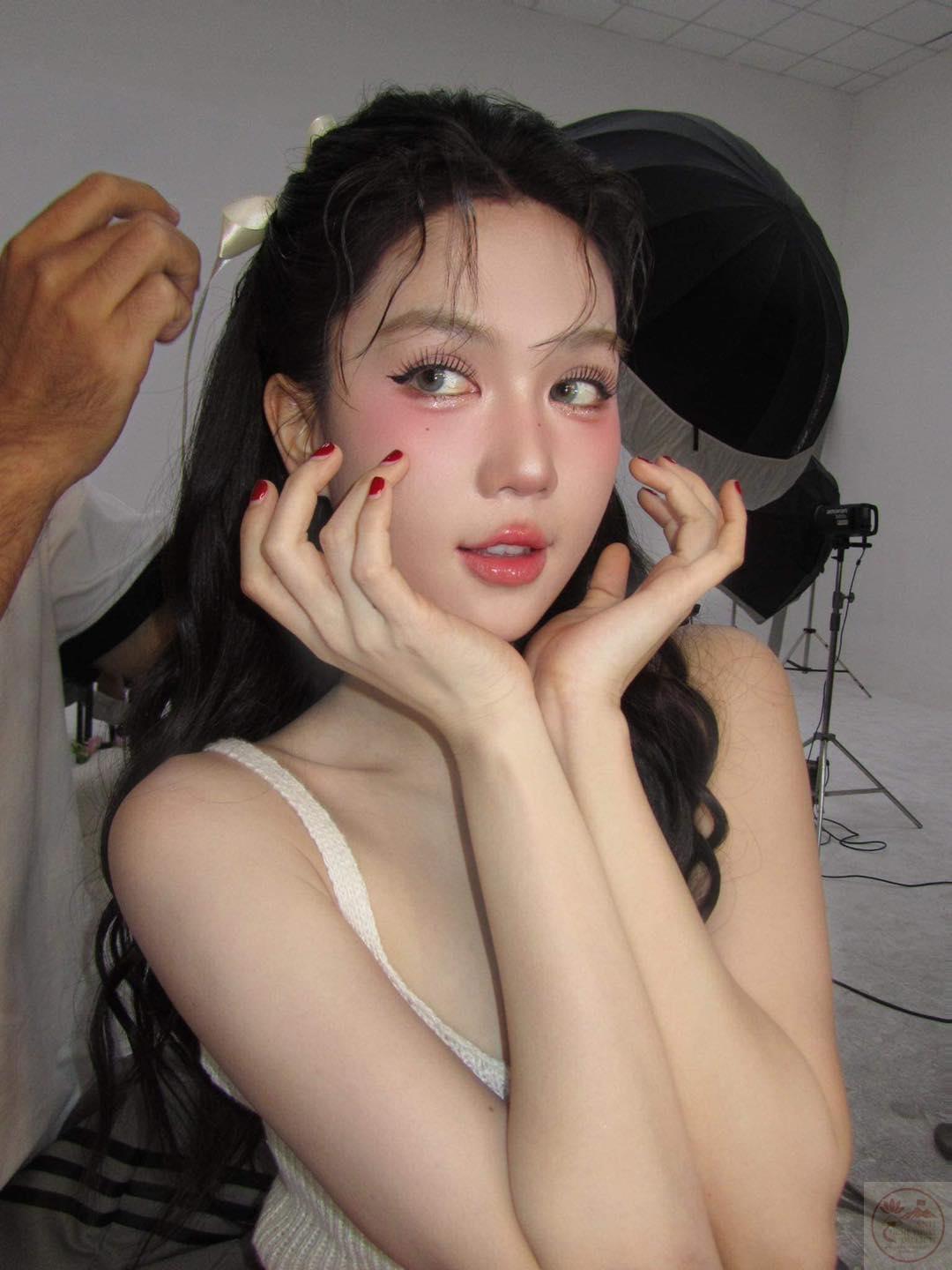 Ngọc Trinh đời thường vẫn toát lên vẻ trẻ trung và năng lượng tích cực