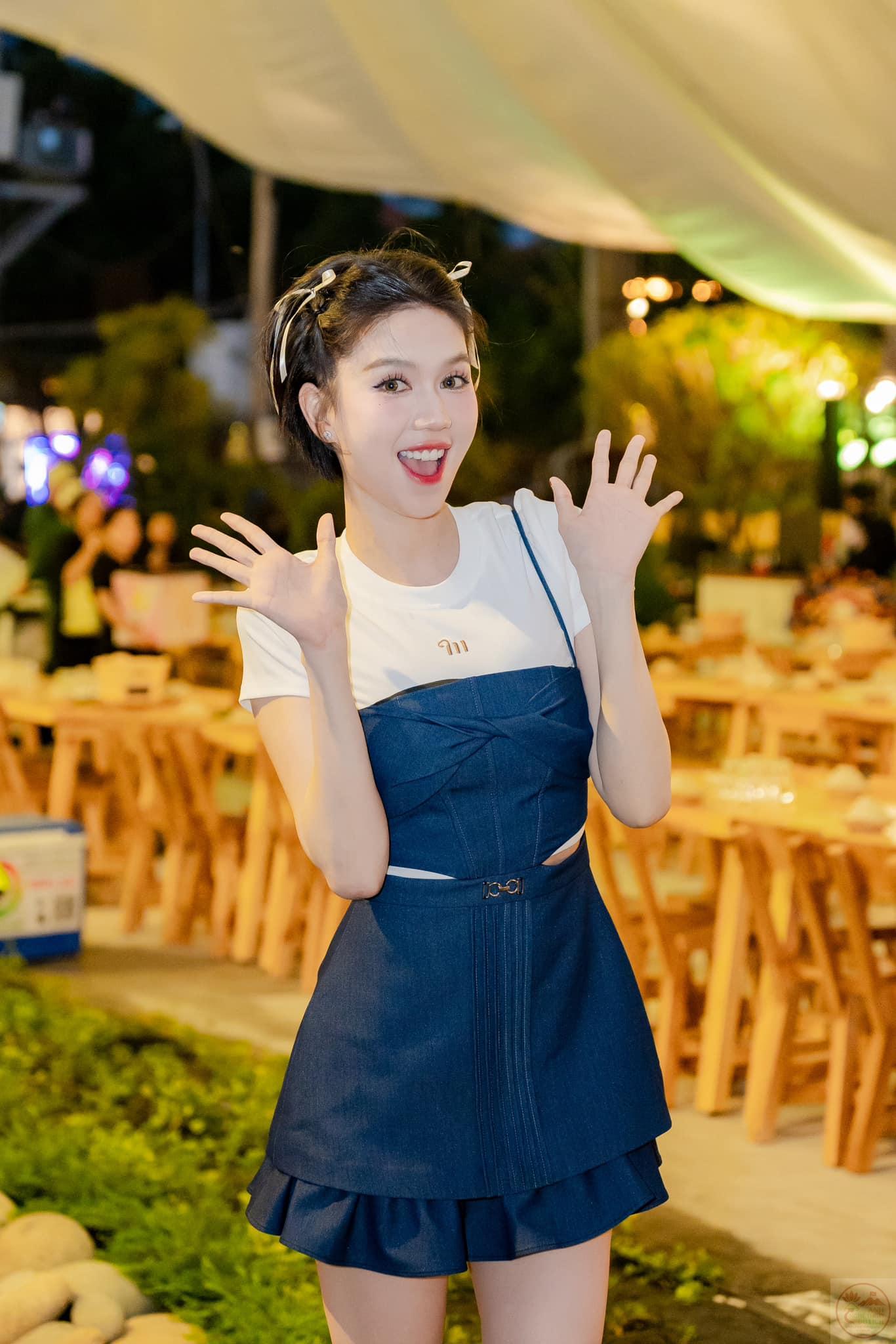 Người mẫu 8x chia sẻ nhiều khoảnh khắc vui vẻ trong cuộc sống thường nhật