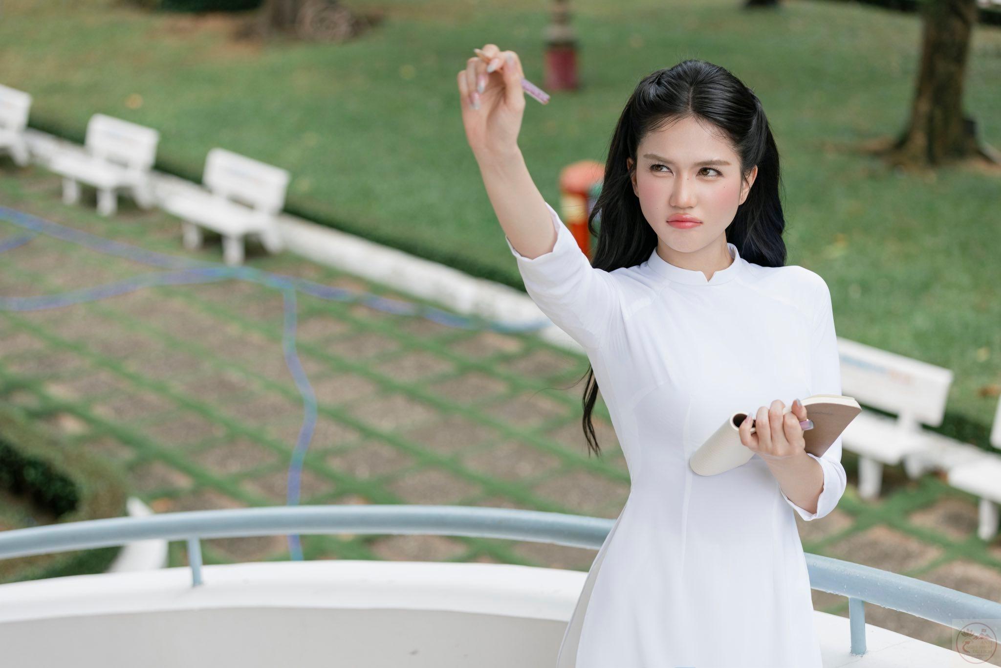 Cô nàng hot girl chia sẻ khoảnh khắc tập luyện thể thao đầy năng lượng