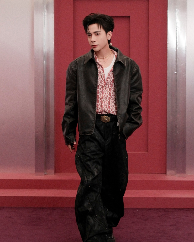 Quang Hùng MasterD bước đi cool ngầu