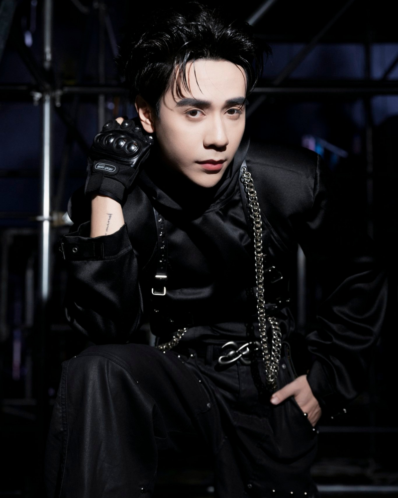 Hình ảnh MasterD cool ngầu trong bộ ảnh nghệ thuật, mỗi chi tiết đều toát lên cá tính và khí chất riêng