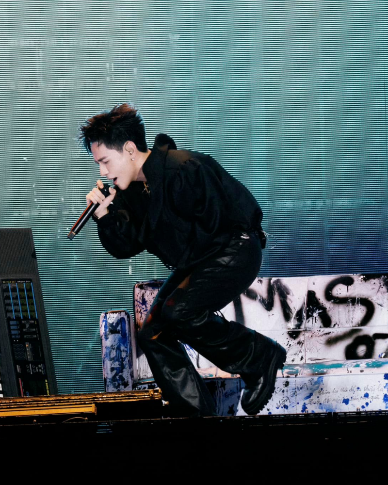 Khoảnh khắc bùng nổ khi Quang Hùng nhảy trên sân khấu