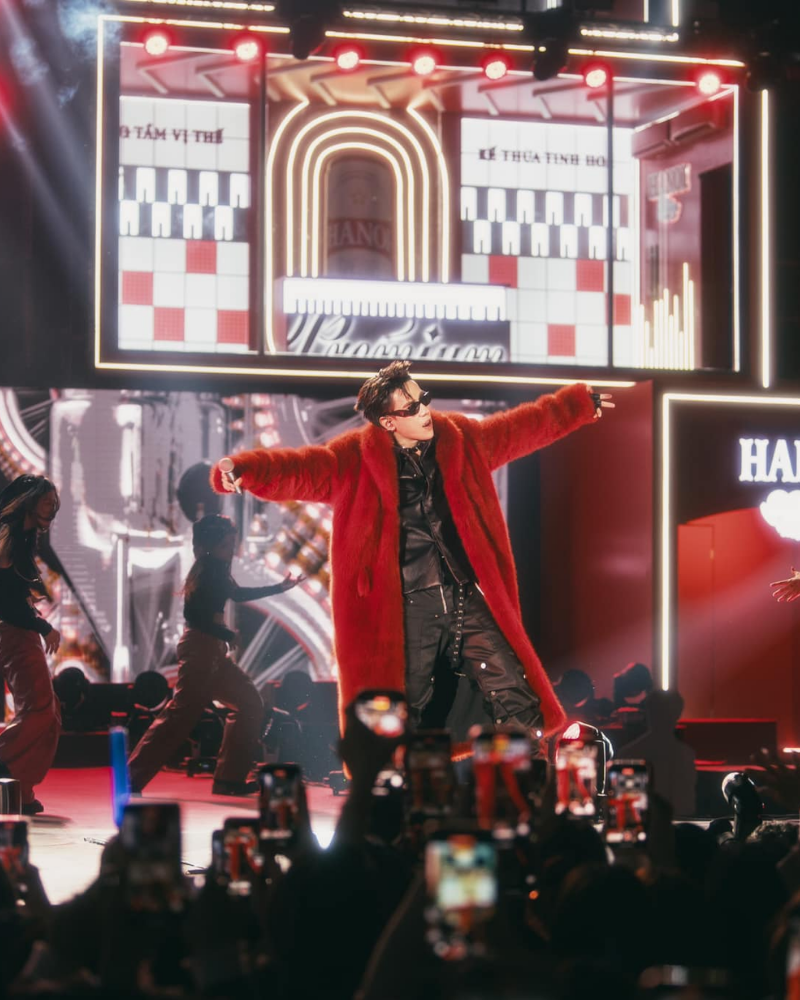 Vũ đạo đẹp mắt của anh trai Quang Hùng trên sân khấu.