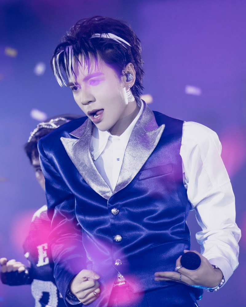 Ảnh nhảy bốc lửa trên sân khấu