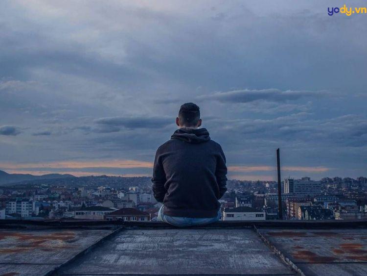 ảnh chụp sau lưng nam buồn