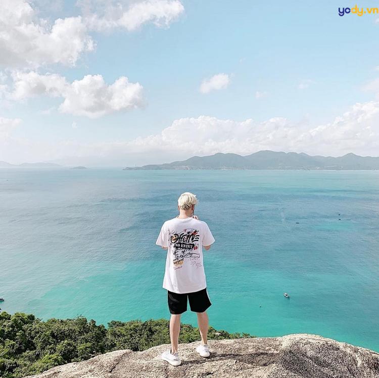 ảnh chụp sau lưng nam buồn