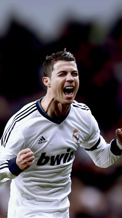 hình nền cristiano ronaldo cười tự tin