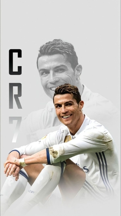 hình nền ronaldo cười tươi khi chụp ảnh