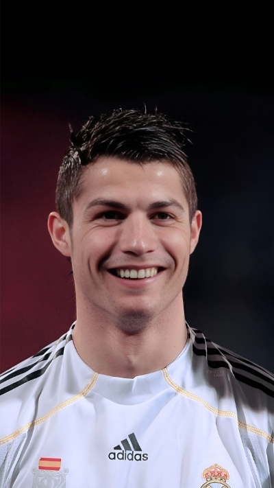 hình nền ronaldo cười sau khi thắng trận