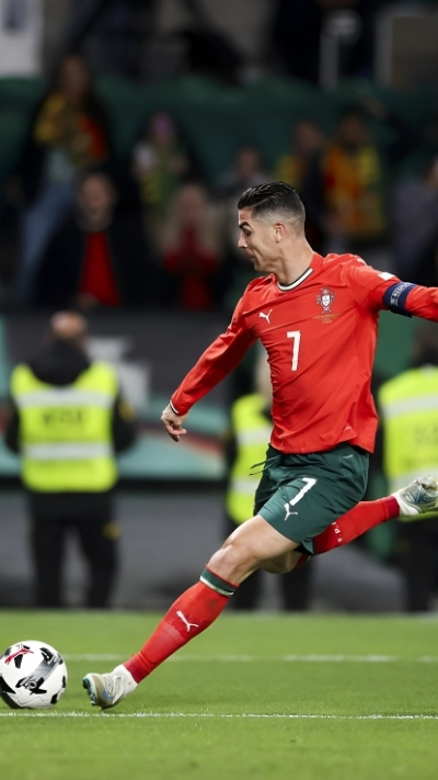 hình ảnh điện thoại ronaldo ở bồ đào nha