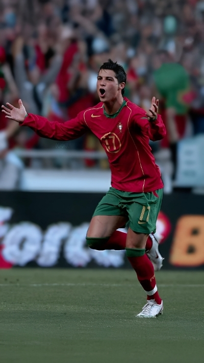 bộ sưu tập hình ronaldo ghi bàn ngầu