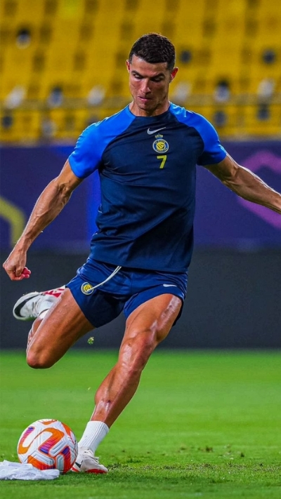 hình nền trên sân cỏ cr7 cực chất