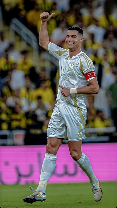 ảnh cr7 cực ngầu trên sân cỏ