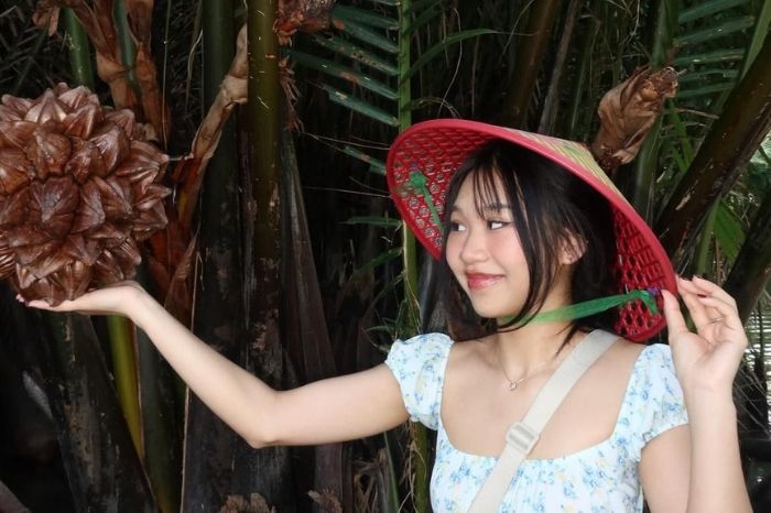 Chụp ảnh rừng dừa Bảy Mẫu