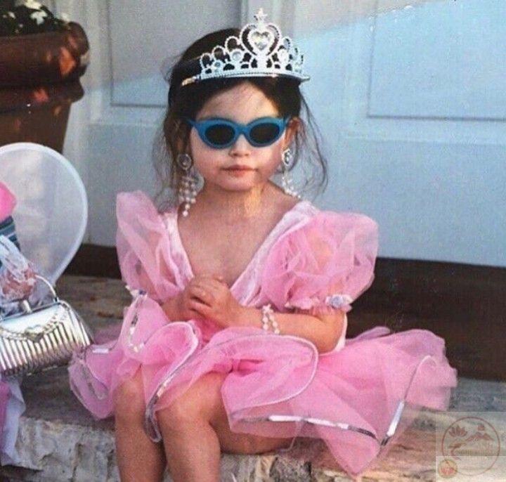 Khí chất toát ra từ ánh mắt giúp hình chế thêm phần bá đạo hơn