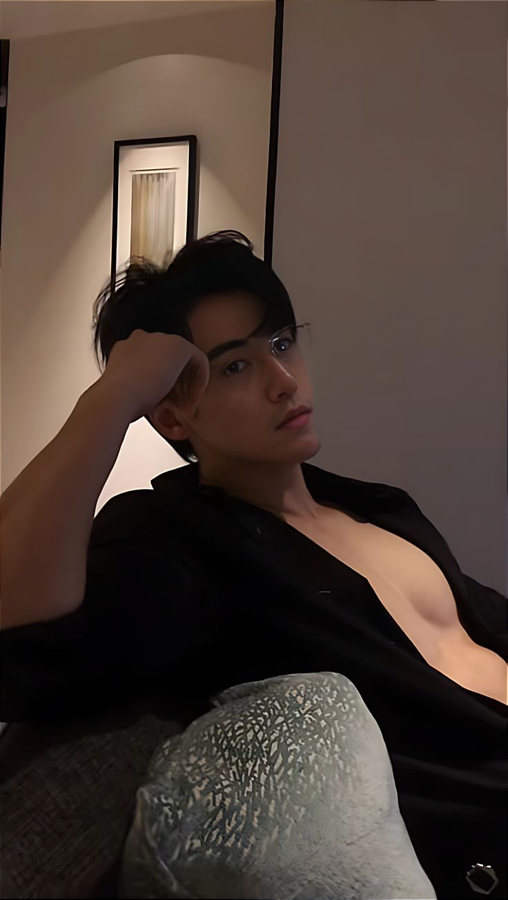 hình ngầu trai trung