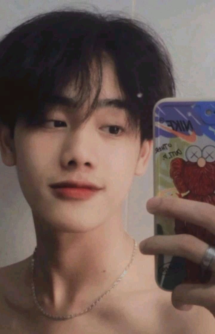 Bộ ảnh trai đẹp 13 tuổi lan truyền mạnh mẽ nhờ nét tự nhiên trong sáng đáng nhớ