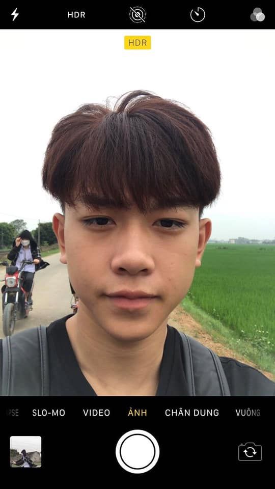 Bộ ảnh trai đẹp 12 tuổi lan tỏa sức hút nhờ sự gần gũi và phong cách tự nhiên