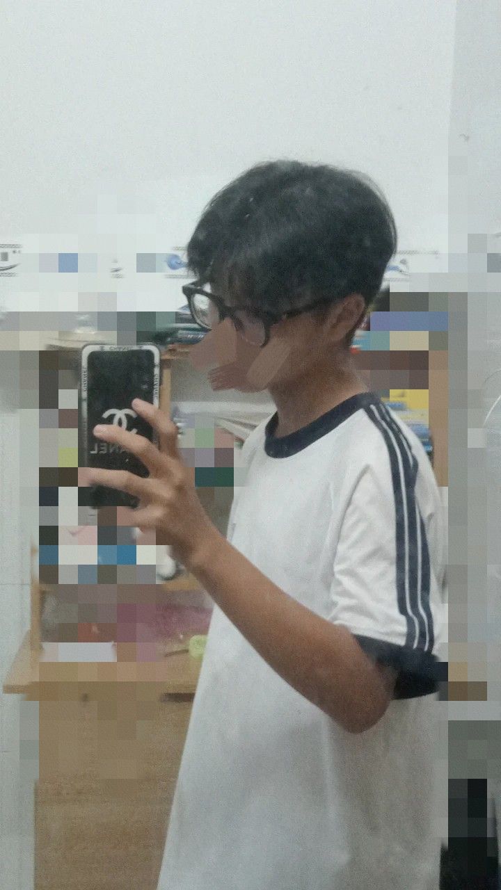 Ảnh trai đẹp 13 tuổi che mặt tạo cảm giác bí ẩn đầy thú vị với người xem