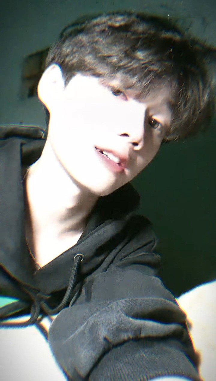 Ảnh con trai 14 tuổi đẹp được tìm kiếm nhiều trên mạng nhờ nét cuốn hút mộc mạc