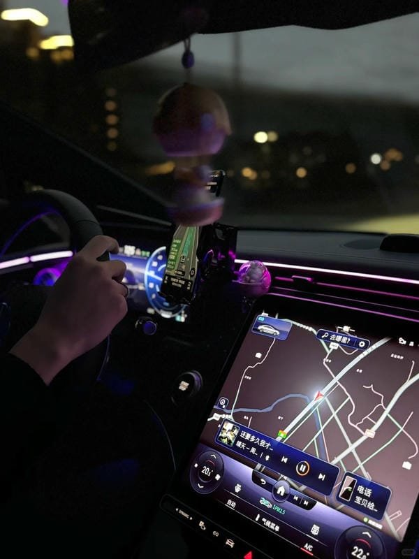 Hình Ảnh Ngồi Trên Xe Ô Tô Ban Đêm 10