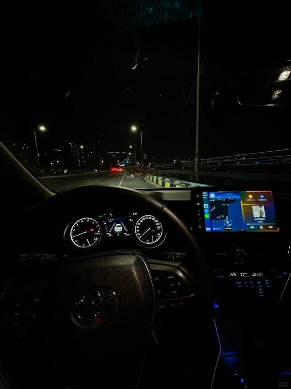 Hình Ảnh Ngồi Trên Xe Ô Tô Ban Đêm 7