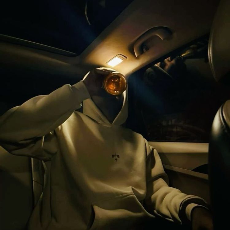 uống rượu trên xe hơi