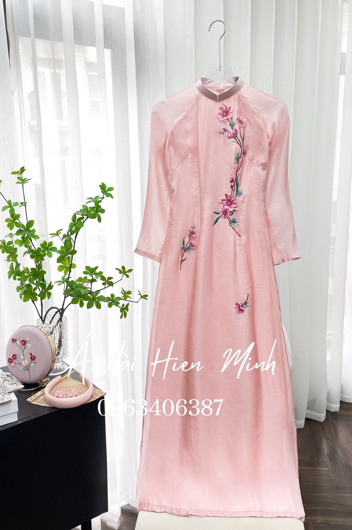 ao dai cahc tan nu 2024