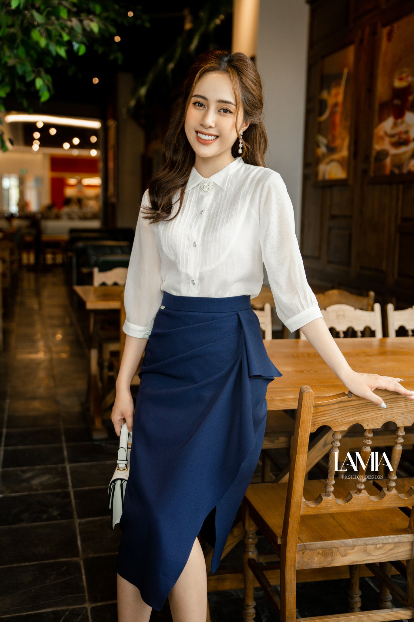 ao-so-mi-trang-phoi-nguc-xep-ly1