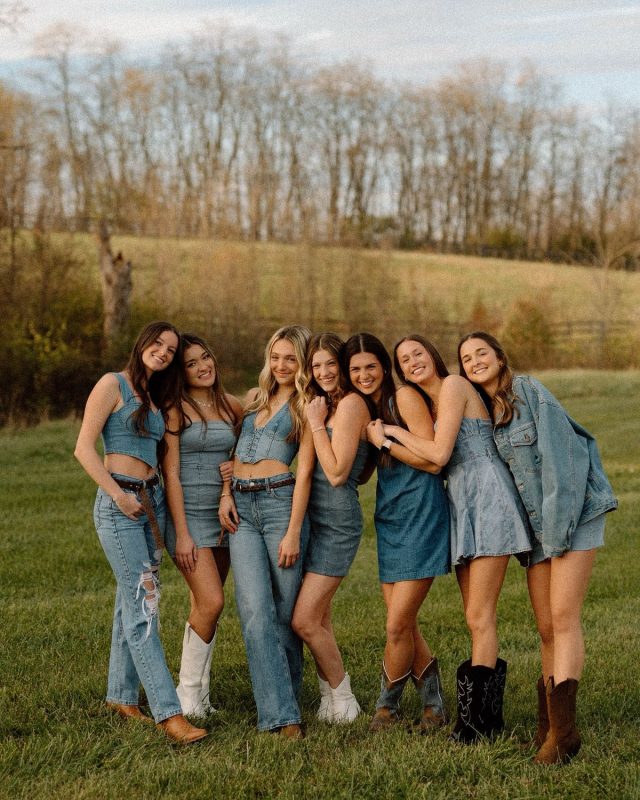 Hướng dẫn tạo dáng chụp ảnh tập thể lớp chuyên nghiệp, vui nhộn