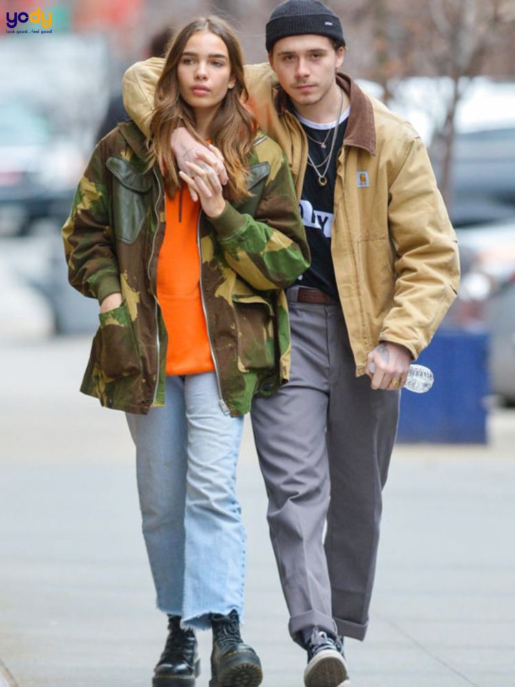 Tư thế quàng vai người yêu 