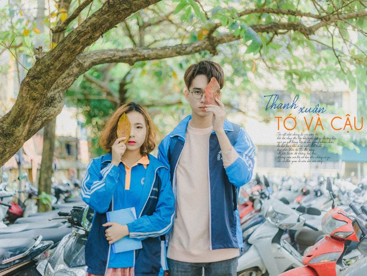 Tạo dáng chụp ảnh với người yêu tư thế giống nhau