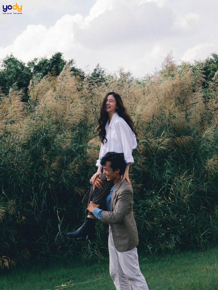 Tạo dáng bế người yêu 