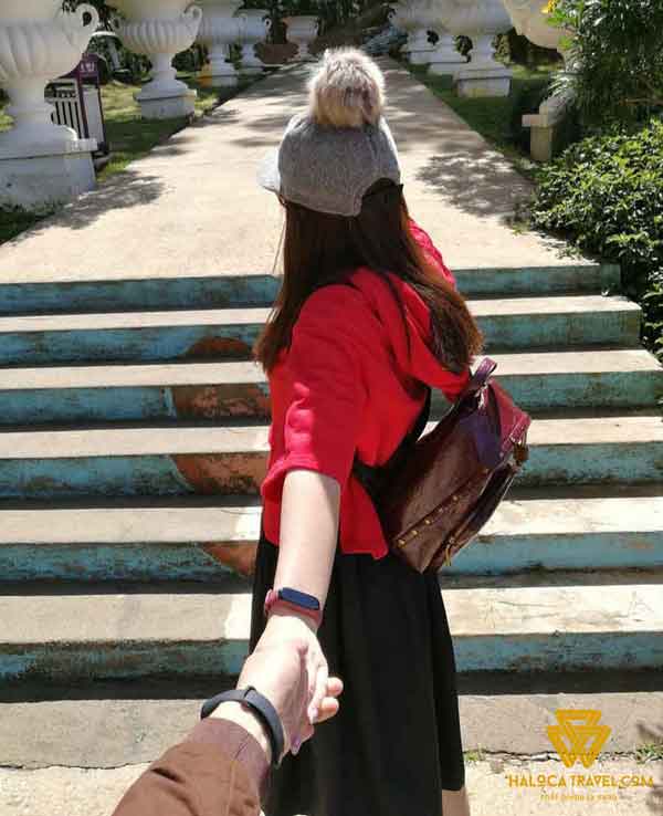 Tao Dang Nam Tay Nhau Di Khap The Gian