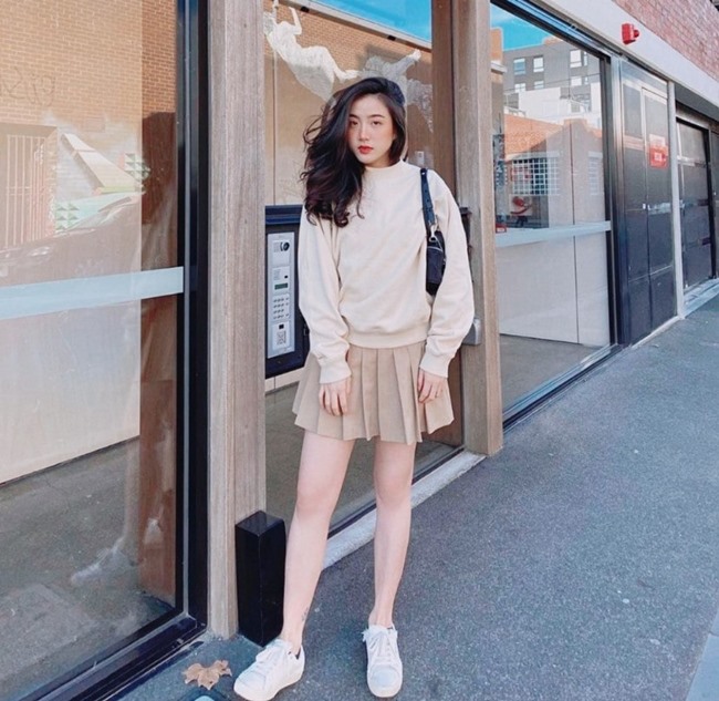 15 Cách phối đồ với chân váy xếp ly ngắn cho Nàng cực xinh