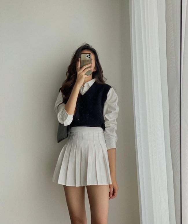 15 Cách phối đồ với chân váy xếp ly ngắn cho Nàng cực xinh