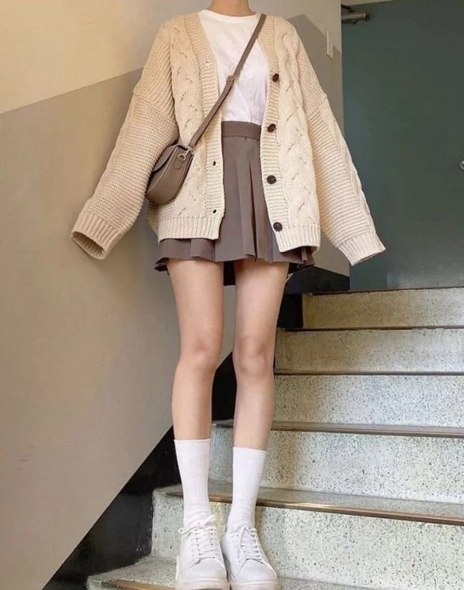 15 Cách phối đồ với chân váy xếp ly ngắn cho Nàng cực xinh