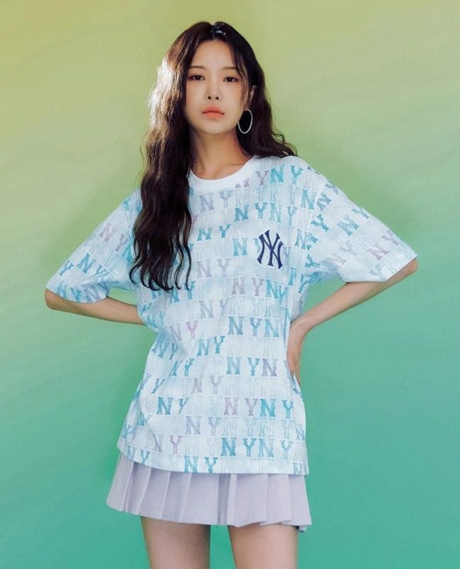 15 Cách phối đồ với chân váy xếp ly ngắn cho Nàng cực xinh