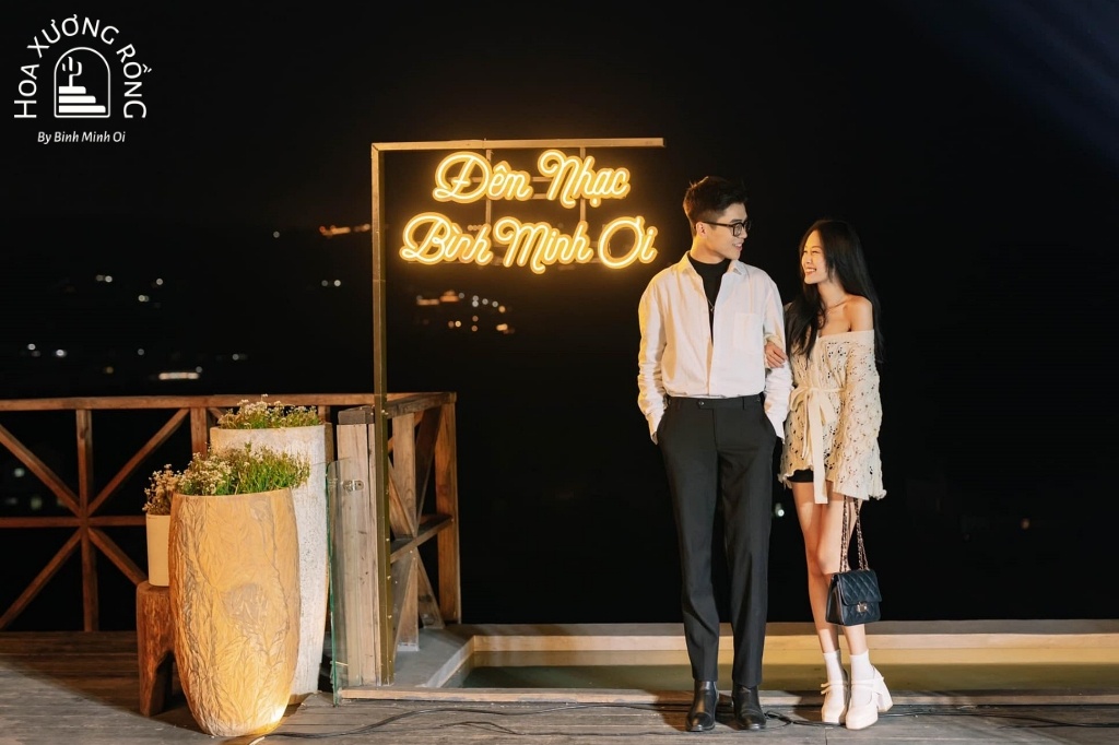 Kinh nghiệm khi ghé các quán cafe view đẹp về ban đêm tại Đà Lạt