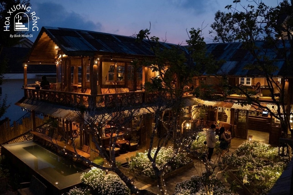 Tiệm cà phê Bình Minh Ơi về đêm