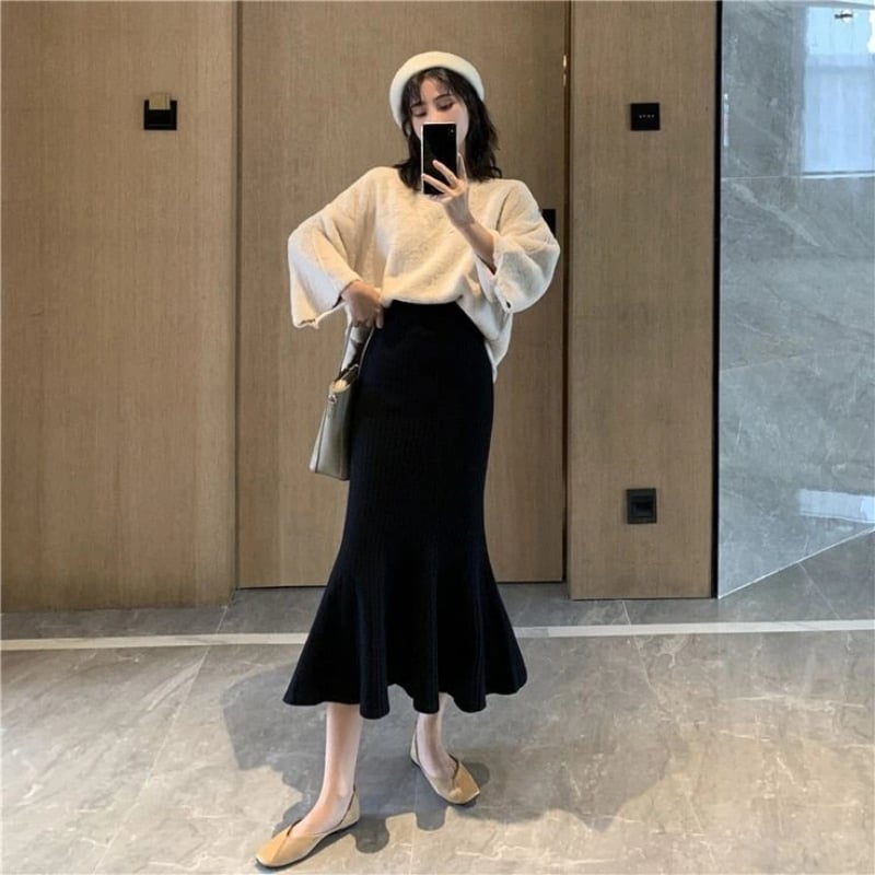 Xinh xắn khi mặc với áo len