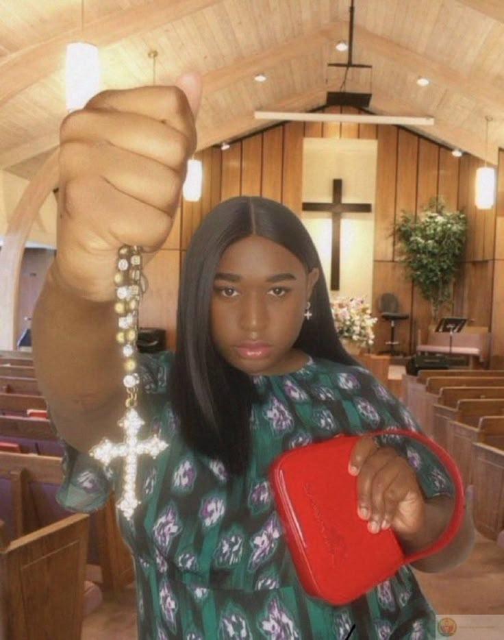 Đừng để tui phải dùng nước thánh cho cái post đó