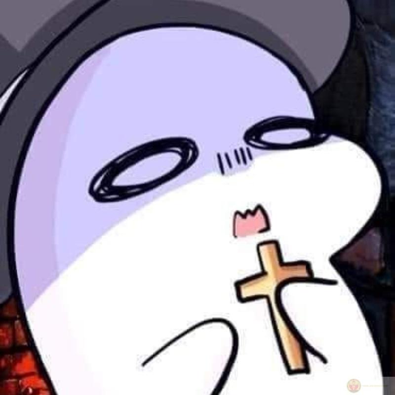 Meme chuột cầm thánh giá