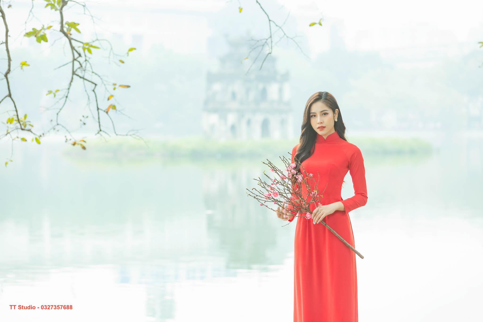 Chụp ảnh áo dài hồ gươm