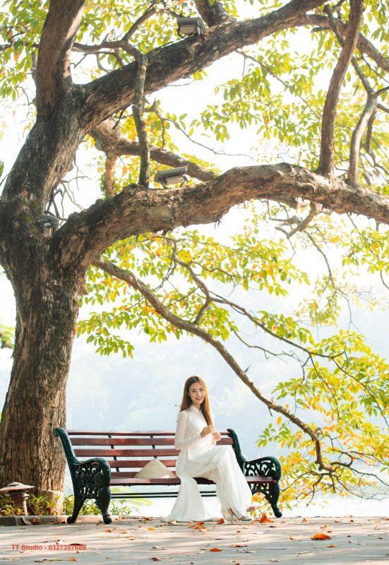 Chụp ảnh hồ gươm, cách tạo dáng chụp ảnh ở hồ gươm