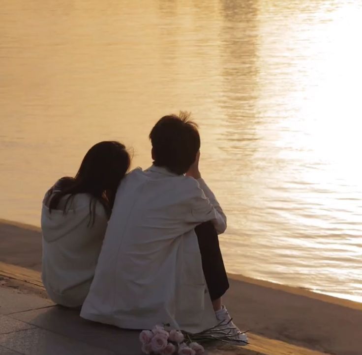 Chụp ảnh đôi cùng biển xanh mênh mông