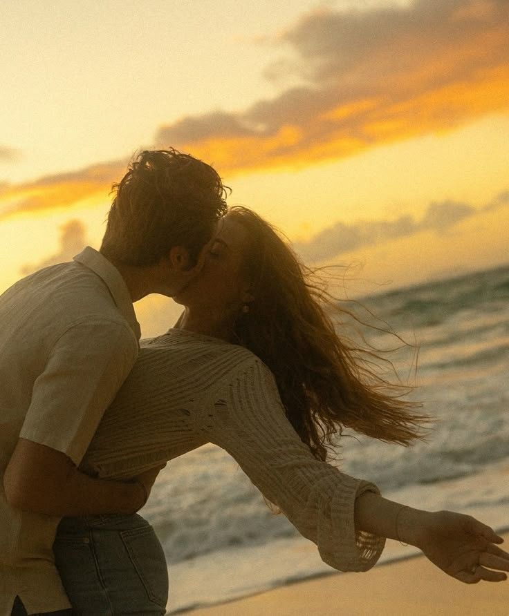 Chỉ một cái nắm tay cũng đủ cho khung ảnh